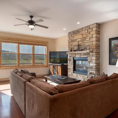 Buckhorn Cabin Villa